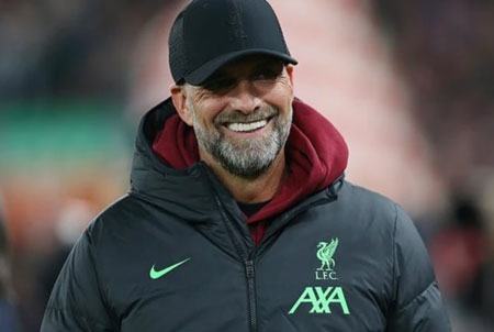 HLV Jurgen Klopp ca ngợi Liverpool hoàn hảo, dù Nunez bỏ lỡ cơ hội khó tin