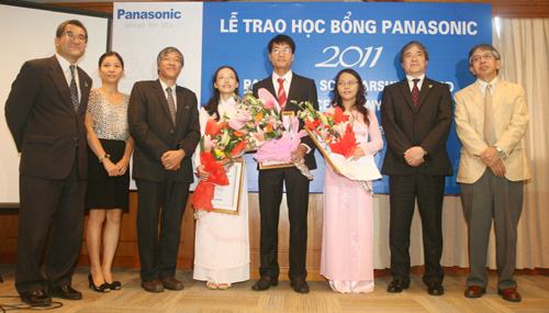 3 sinh viên nhận học bổng du học Nhật trị giá 5,8 tỷ đồng