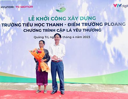 Những ngôi trường xây lên từ thơm thảo lòng dân