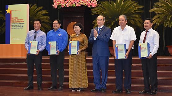 Tài liệu quý giáo dục lòng tự tôn dân tộc cho thế hệ trẻ