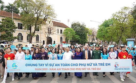 Phải đặc biệt quan tâm đến phụ nữ, trẻ em