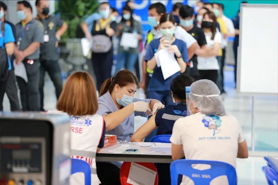 COVID-19 ở Đông Nam Á: Mối nguy từ những ca bệnh nhập cảnh trái phép và trốn cách ly