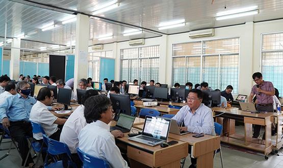 Dạy học trực tuyến: Cần có lộ trình khi kế thừa kiến thức