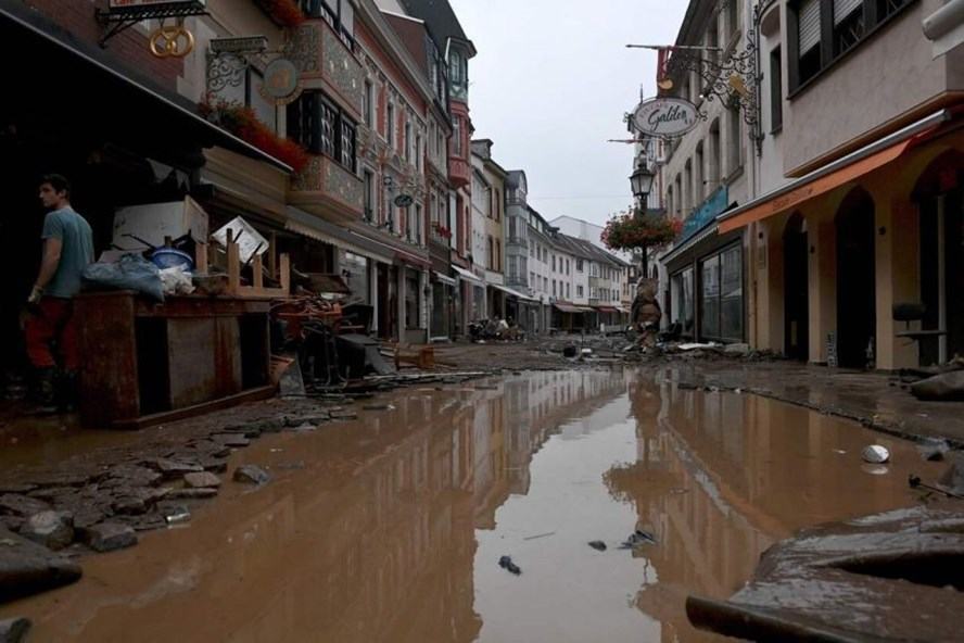 Lũ lụt kinh hoàng chưa từng thấy ở Đức và Bỉ, 93 người chết