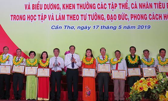 Làm theo Bác bằng những việc làm cụ thể, sáng tạo