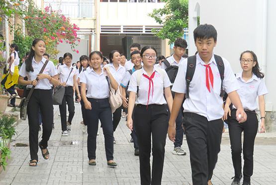 Kết thúc kỳ thi tuyển sinh 10: Hai thí sinh bị tai nạn được hỗ trợ viết bài