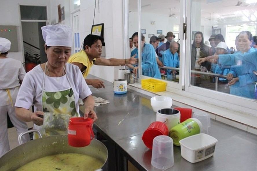 Đà Nẵng:  Hỗ trợ tiền ăn cho bệnh nhân ở lại viện dịp Tết