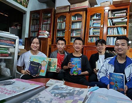 Xây giấc mơ thư viện sách miễn phí trên xe lăn