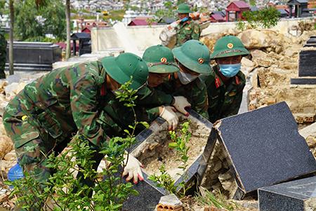 “Đã giúp dân thì không ngại khó, ngại khổ…”