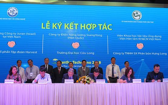 Đưa công nghệ vào phát triển kinh tế, xã hội