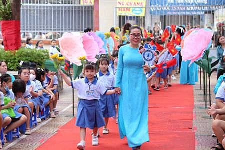 Tạo điều kiện cho học sinh học gần nhà nhất