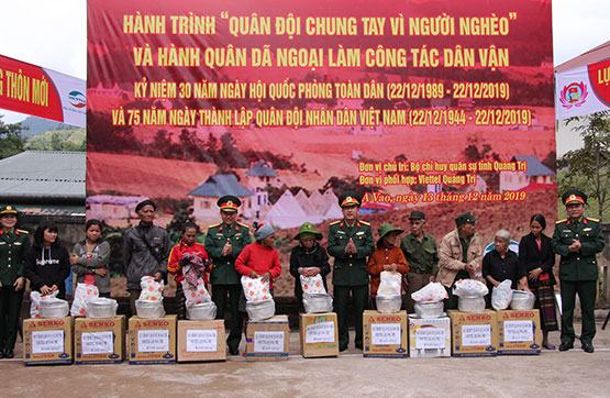“Quân đội chung tay vì người nghèo”