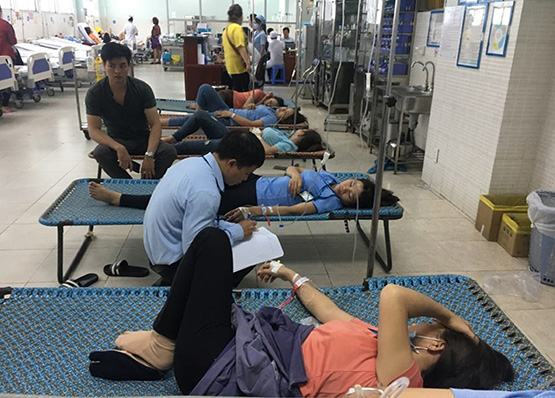 Ăn chay: 24 công nhân nghi bị ngộ độc thực phẩm