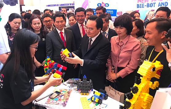 Công nghệ giáo dục: Giúp mọi người dễ dàng học tập mọi lúc, mọi nơi