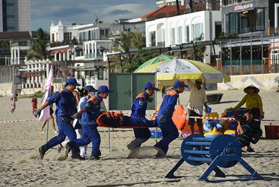 Đà Nẵng: Diễn tập ứng phó sự cố tràn dầu trên biển