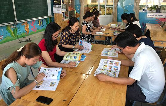 Chọn sách giáo khoa mới: Theo hướng có lợi nhất cho học sinh