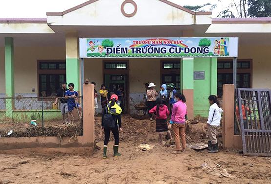 Miền Trung: Nỗ lực cho học sinh trở lại trường