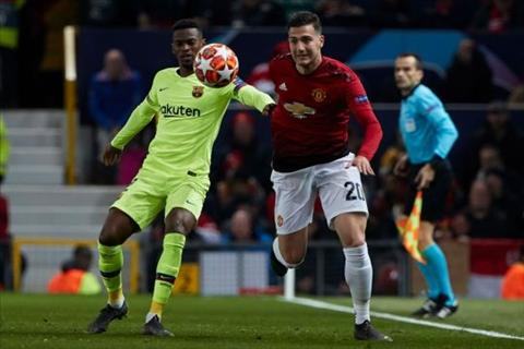 Có Wan-Bissaka, liệu HLV Solskjaer có đẩy Diogo Dalot ra rìa?