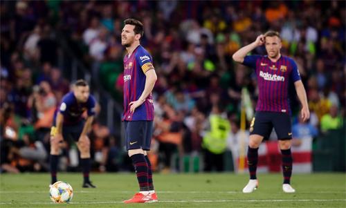 Barca lộ dấu hiệu khó khăn tài chính