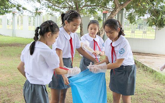 Trường học nói không với rác thải nhựa