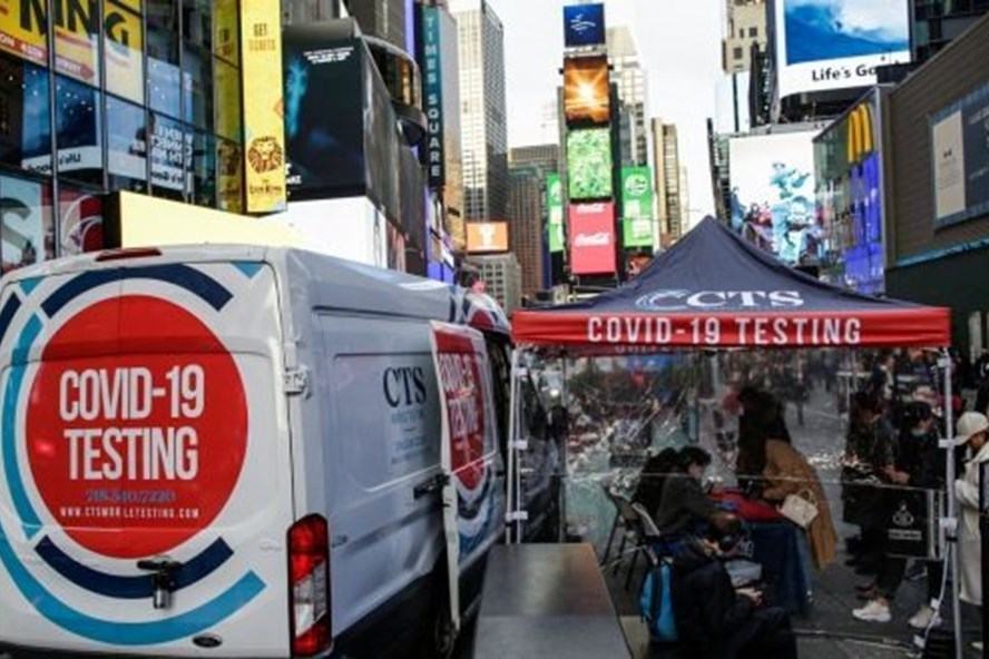 Mỹ ứng phó khả năng gia tăng mạnh làn sóng biến thể Omicron