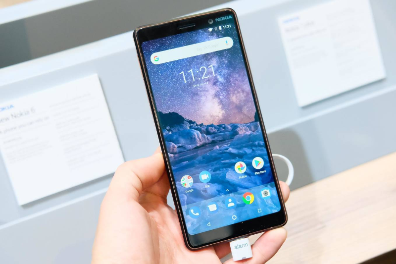 4 smartphone 2018 mạnh mẽ nhưng giá thấp