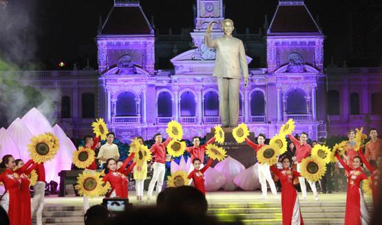 Kỷ niệm 40 năm Ngày thành phố Sài Gòn – Gia Định chính thức vinh dự mang tên Chủ tịch Hồ Chí Minh: Sôi nổi nhiều hoạt động văn hóa