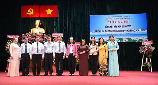 Chỉ trực tuyến khi không thể dạy trực tiếp