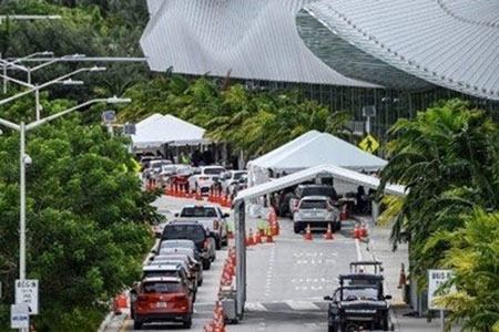 COVID-19 thế giới: 27 bang ở Mỹ tạm dừng mở cửa