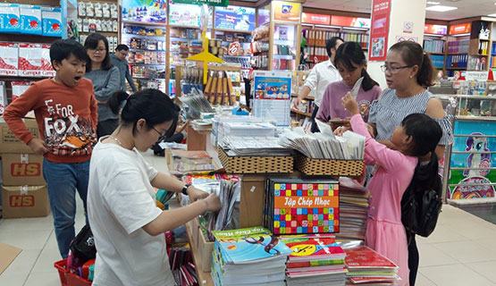 Nhiều mặt hàng bình ổn mùa khai trường
