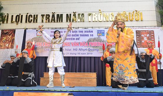 Giáo dục học sinh từ truyền thống nhà trường