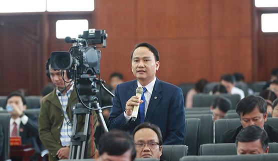 Giáo dục mũi nhọn đi… xuống