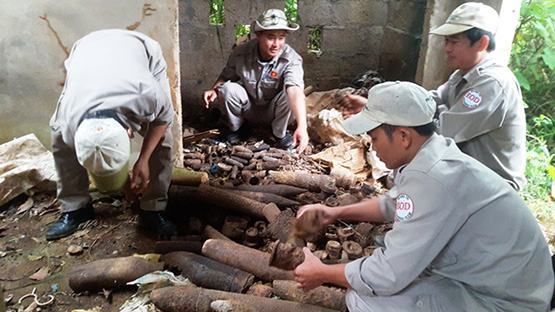 Phát hiện gần 1 nghìn quả bom, đạn trong ngôi nhà hoang
