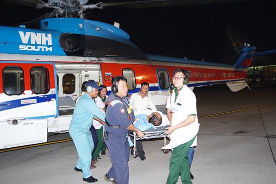 Cấp cứu cho bệnh nhân bị tai nạn ở Trường Sa
