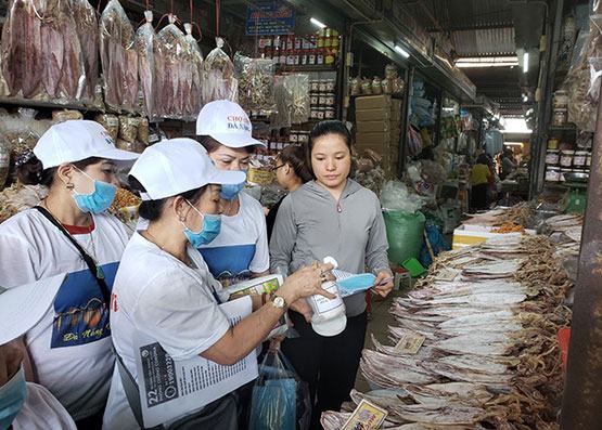 Tiểu thương Đà Nẵng chú trọng phòng dịch Covid-19
