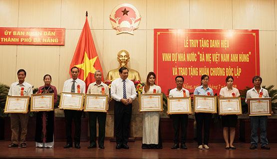Đà Nẵng: Truy tặng danh hiệu BMVNAH cho 26 mẹ
