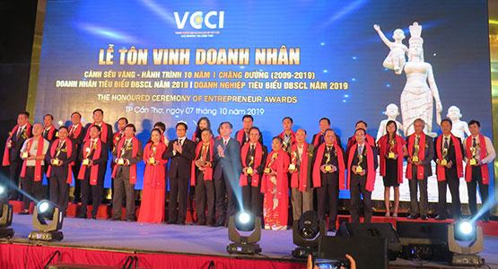ĐBSCL: Hơn 100 doanh nghiệp, doanh nhân được tôn vinh
