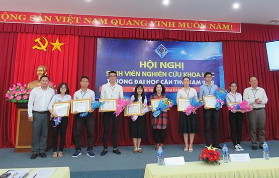 Tạo điều kiện để SV nghiên cứu khoa học