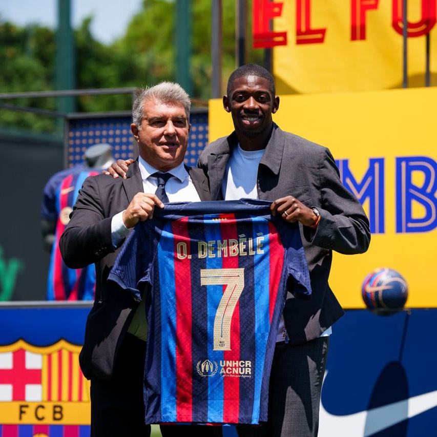 Dembele thừa nhận luôn muốn ở lại Barcelona