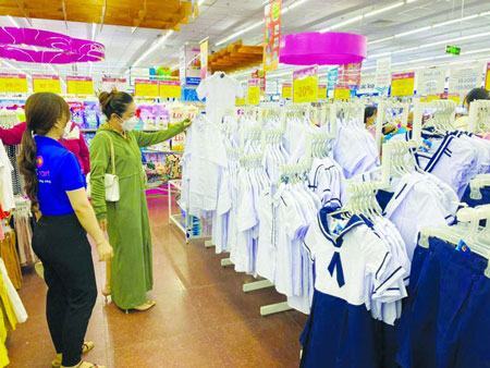 Khuyến mãi đặc biệt cho nhiều mặt hàng mùa tựu trường