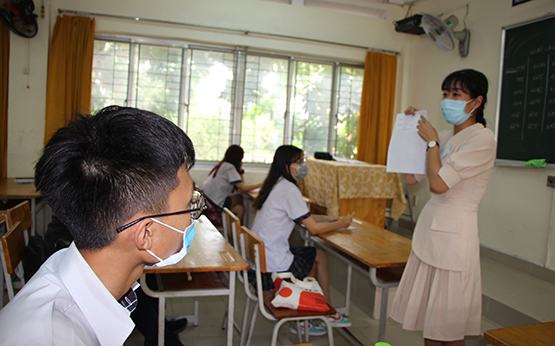 Điểm văn tốt nghiệp THPT: Điểm dưới trung bình chỉ chiếm 1-2%