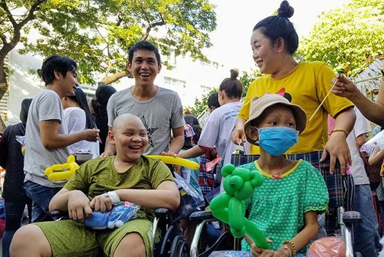 Đem Tết đến cho bệnh nhi ung thư