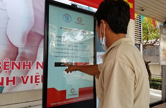 Đối phó với dịch bệnh trong tình hình mới: Các bệnh viện đẩy nhanh quy trình khai báo y tế