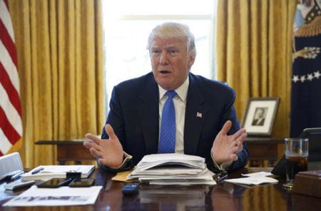 Ông Trump hoãn trừng phạt Trung Quốc vì “lợi ích Mỹ”