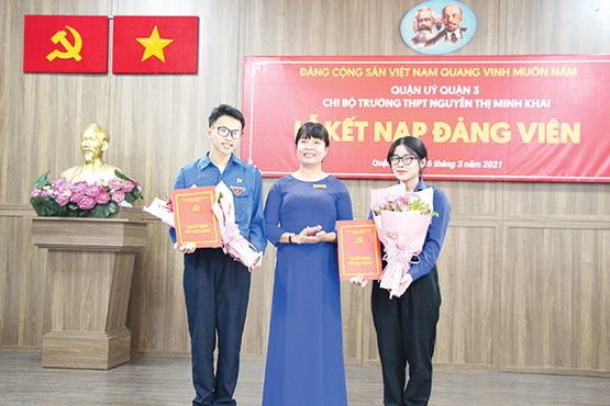 Đẩy mạnh công tác phát triển Đảng trong học sinh