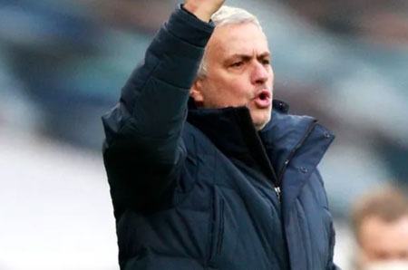 Không thể thắng Fulham, Mourinho tiết lộ kế hoạch mua sắm của Spurs