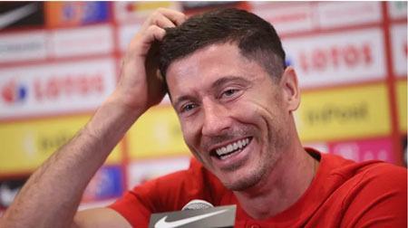 Lewandowski chống đối để gây sức ép với Bayern Munich