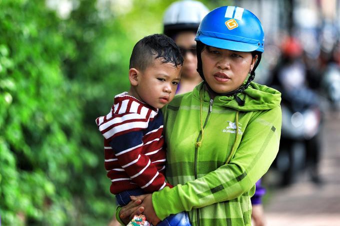 5 giờ kẹt xe do sập giàn giáo trước hầm Thủ Thiêm