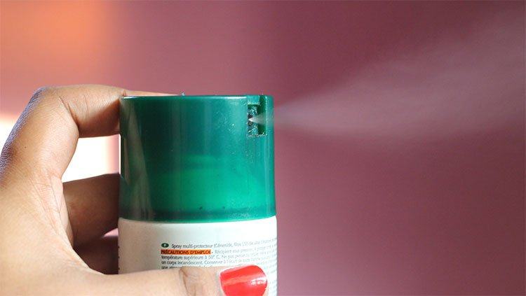  Nước hoa xịt phòng thường chứa hóa chất formaldehyde, hít vào cơ thể có thể gây ung thư. 