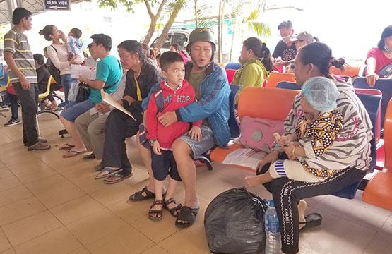 Bệnh viện quá tải vì trẻ mắc bệnh hô hấp